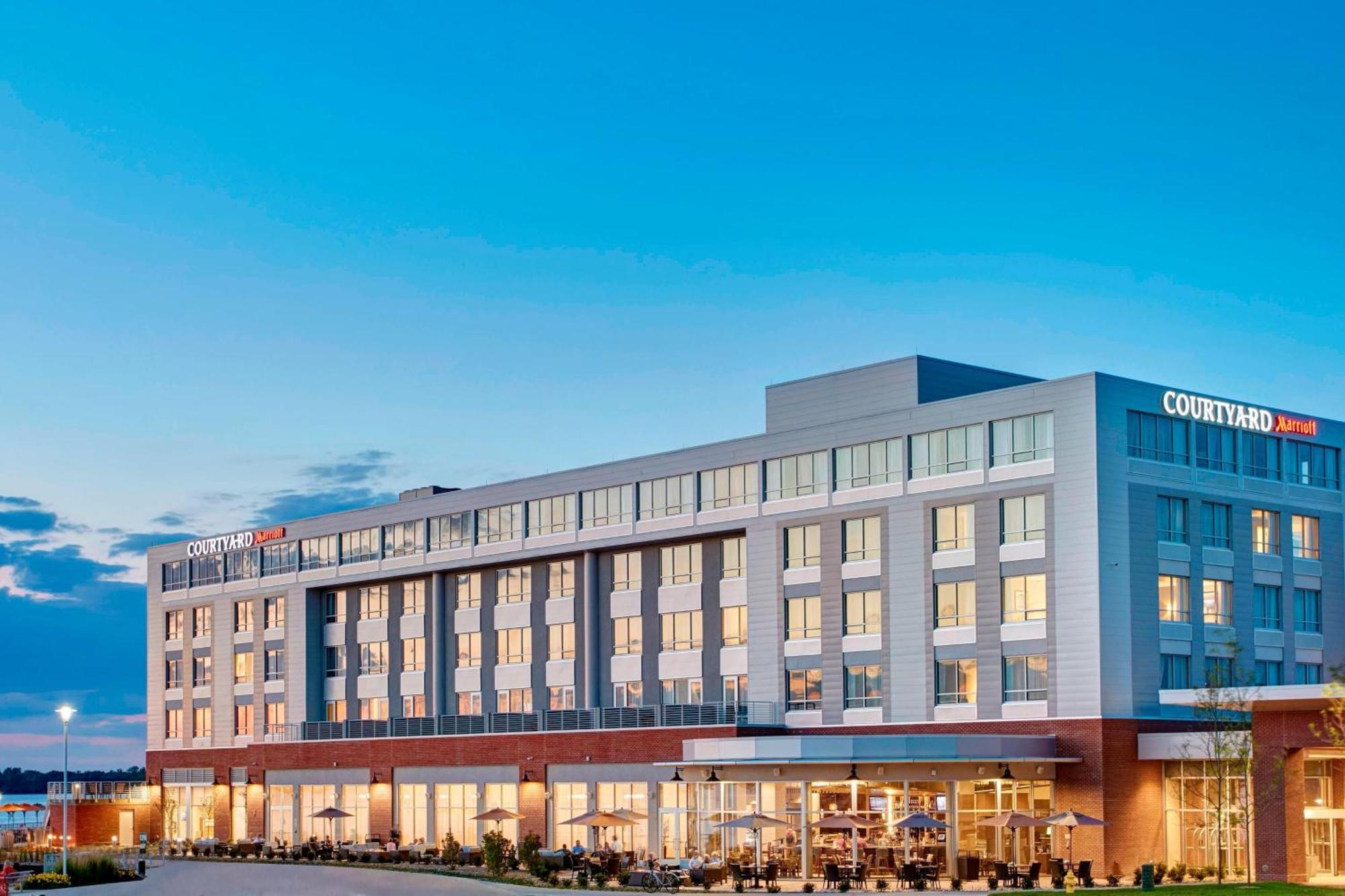 Отель Courtyard By Marriott Erie Bayfront Экстерьер фото