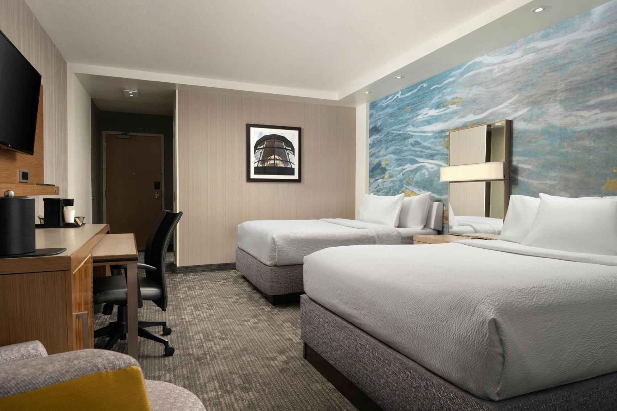 Отель Courtyard By Marriott Erie Bayfront Экстерьер фото